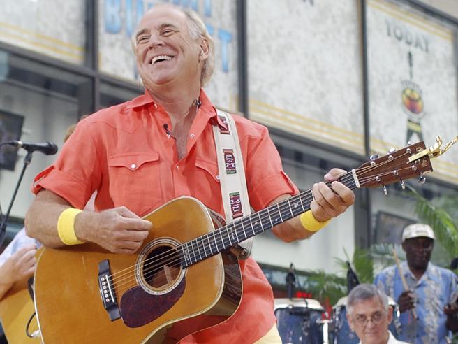 Addio al cantautore e imprenditore di successo Jimmy Buffett: lacrime nel panorama musicale internazionale