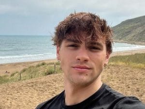 Attore spagnolo arrestato a Venezia durante la Mostra del cinema: accuse di stupro e versioni contrastanti