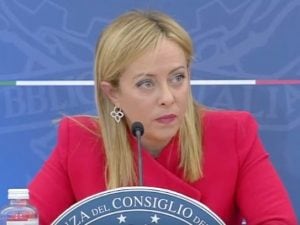 Aumento delle pensioni minime nel 2024: nuove promesse e costi per il governo guidato da Meloni