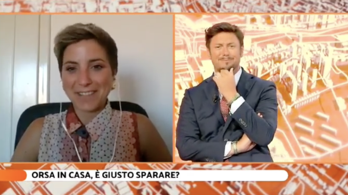 Benedetta Scuderi sconcerta Giambruno con l'affermazione sull'orsa Amarena e scatena polemiche