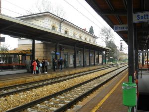 Brutale omicidio a Calolziocorte: giovane di 23 anni accoltellato davanti alla madre