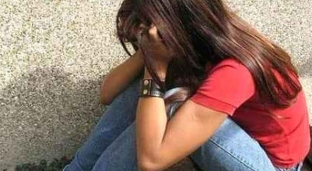 Carcere per pedofilo che abusa di ragazza 14enne e violenta la figlia di 11 anni