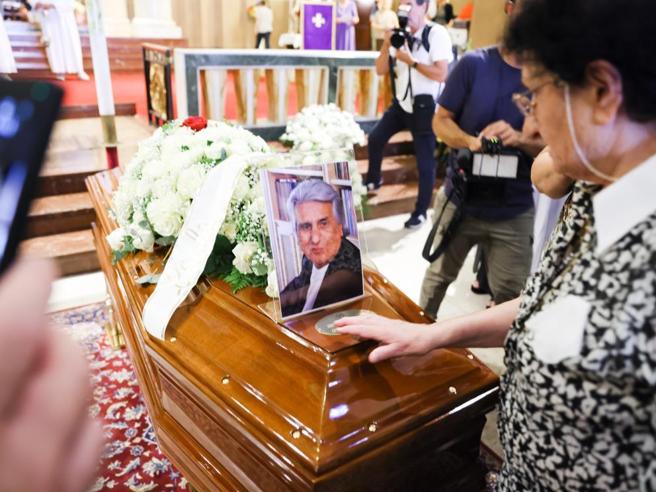 Ciao Toto Cutugno: l'Italia si commuove ai funerali del cantante amato da tutti