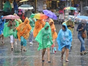 Ciclone balcanico porta piogge e freddo al Sud, mentre l'anticiclone Bacco riporta caldo estivo in arrivo