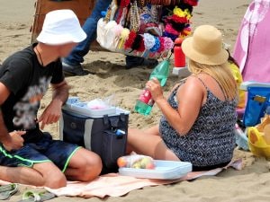 Denunciato gestore di un lido a Bacoli per il divieto di accesso ai bagni