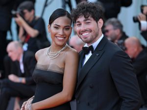 Eleganza e audacia sul red carpet di Venezia '80: gli abiti che hanno fatto colpo