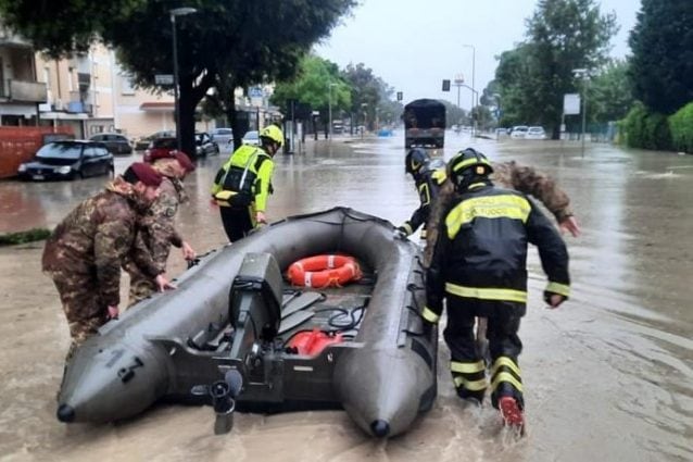 Fine dell'estate in Italia: Grandine come palle da tennis colpisce il Salento e la Marmolada