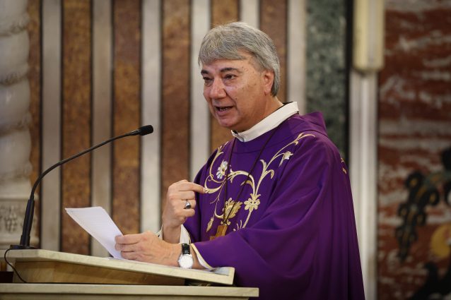 Funerali di Giogiò: un momento di grande partecipazione e riflessione sulla violenza a Napoli