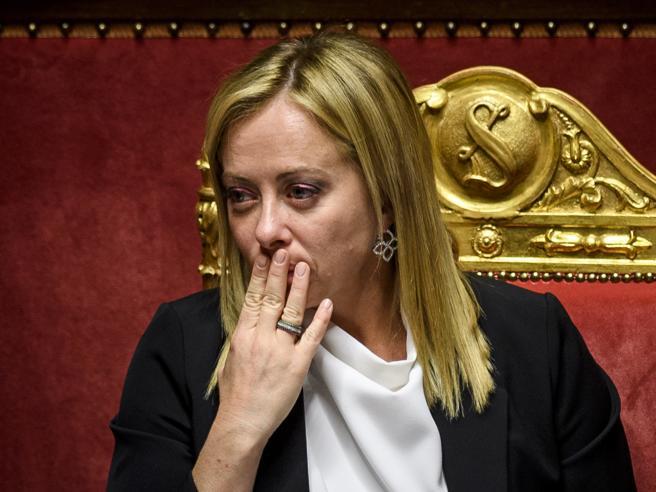 Giorgia Meloni: la leader di Fratelli d'Italia e il suo intenso viaggio politico, tra fatica e relax