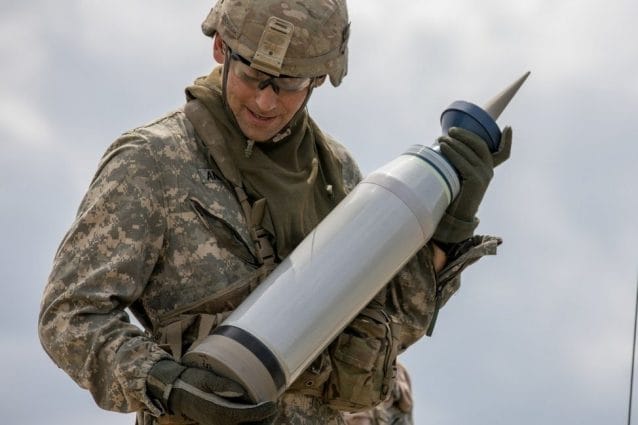 Gli USA inviano all'Ucraina proiettili all'uranio impoverito: accuse di attività criminali da parte della Russia