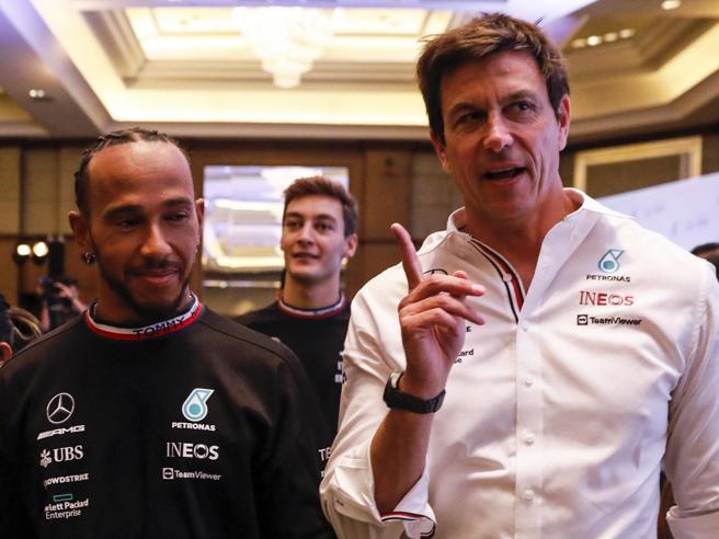 Hamilton rinnova con la Mercedes fino al 2025, Monza GP sponsorizzato dal marchio