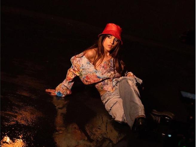 Il timore notturno di Angelina Mango: la riflessione sulla sicurezza delle donne nelle strade