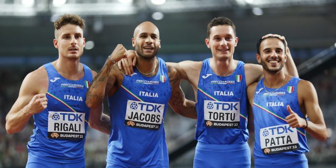 Italia trionfa con l'argento nella staffetta 4x100 ai Mondiali di Atletica, con l'incredibile sprint di Tortu