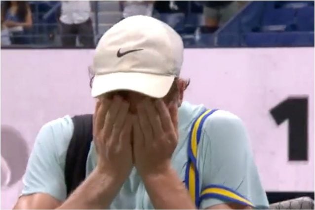 Jannik Sinner in lacrime dopo l'episodio di vergogna agli US Open 2023