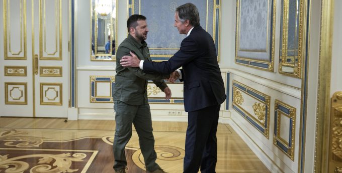 Le armi sporche: controversie e critiche sulla fornitura di proiettili all'uranio impoverito all'Ucraina