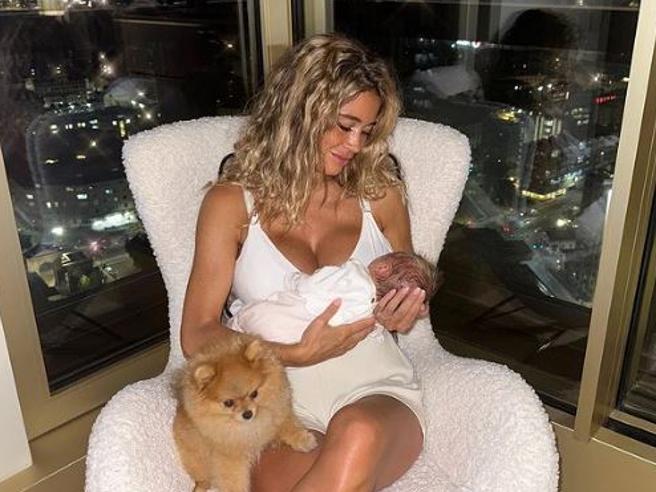 Le novità di Diletta Leotta: il diario della neo mamma, il look post-parto e la prima foto di famiglia