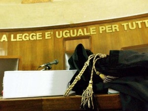 Licenziamento per allusioni sessuali: la Cassazione tutela dignità e rispetto sul lavoro