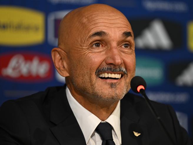 Luciano Spalletti: Il nuovo allenatore della Nazionale italiana, pronto a far rinascere il sogno calcistico