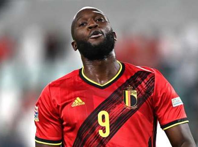 Lukaku accetta riduzione stipendio e si avvicina al trasferimento alla Roma: i dettagli dell'affare