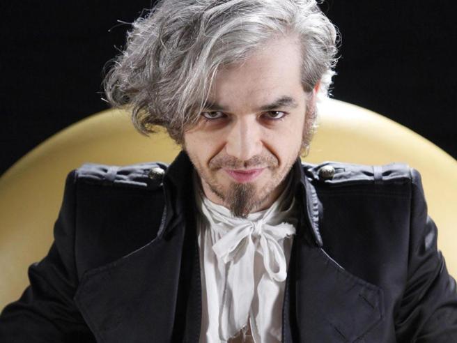 Morgan, tra litigi, amori e dipendenze: il dibattito sulla sua omofobia