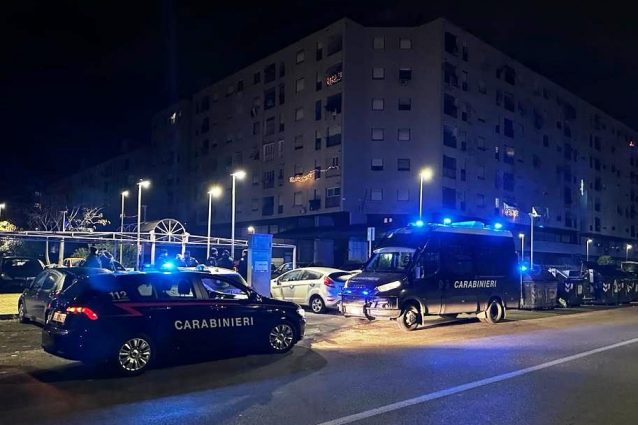 Operazione Alto Impatto: Blitz, perquisizioni e setacciamento per combattere il crimine a Napoli e Roma