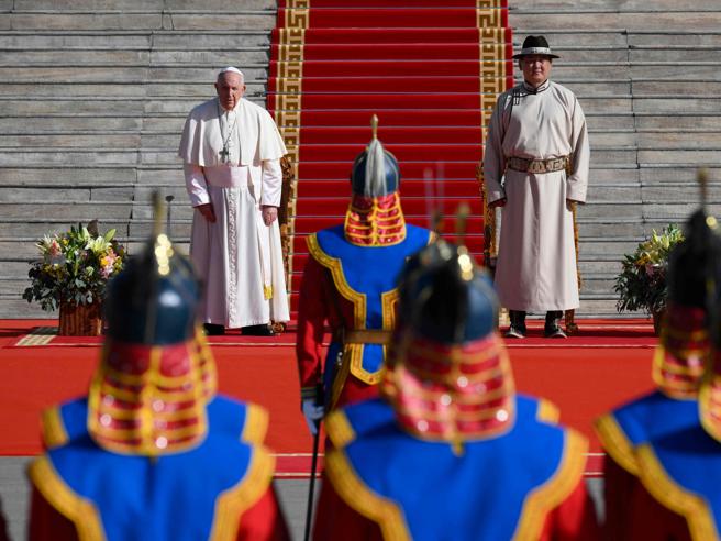 Papa Francesco in Mongolia: un appello per la pace e la collaborazione globale