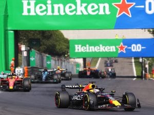 Red Bull trionfa a Monza: Verstappen primo, pole position per Sainz, Ferrari fuori dal podio