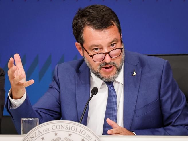 Salvini contesta lo sbarramento europeo e smentisce candidatura Vannacci: frizioni con Meloni sulla manovra economica