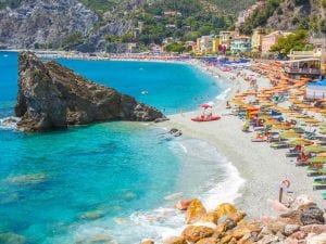 Sceicco lascia donazione record di 1.800 euro in un ristorante delle Cinque Terre, incredibile gesto di generosità