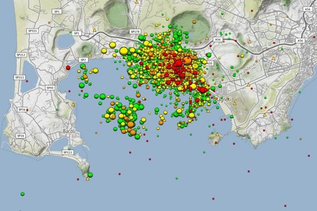 Sciame sismico ai Campi Flegrei: Preoccupazione scuole, esperti monitorano eruzione