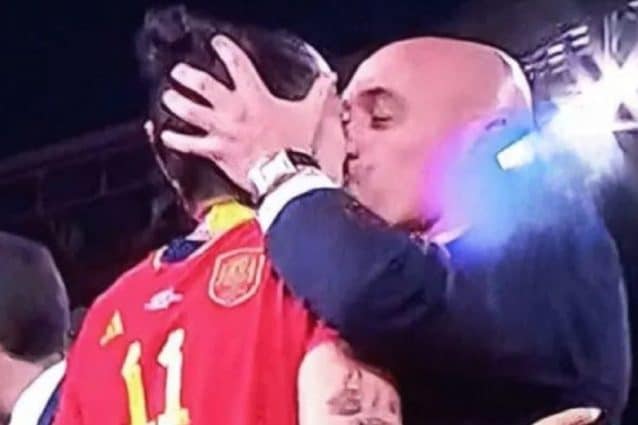 Sciopero della fame e indagine per aggressione sessuale: la lotta disumana contro il presidente della Federcalcio