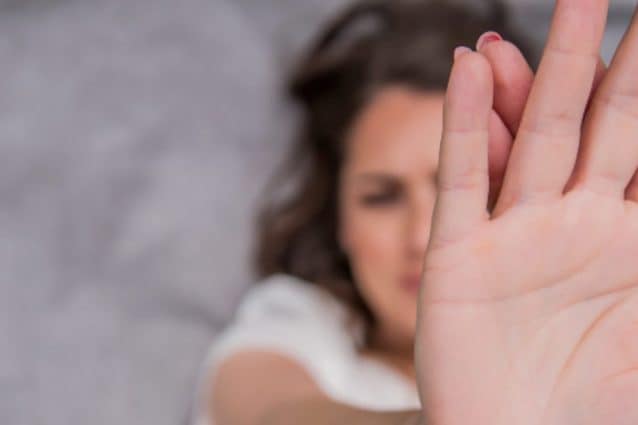 Sentenza di attesa e coraggio: la vittima di violenza sessuale salvò sua sorella