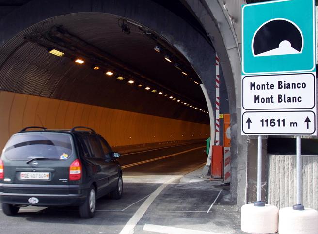 Slittamento di un anno dei lavori al traforo del Monte Bianco, possibile raddoppio in studio