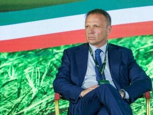 Sospensione del RdC: polemiche e dibattiti sul sostegno finanziario alle famiglie in Italia