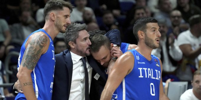 Speranze azzurre ai Mondiali di basket, mentre una maratoneta trova l'amore al traguardo