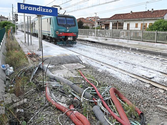 Tragedia a Brandizzo: Inchiesta aperta sulla morte di cinque operai in incidente ferroviario