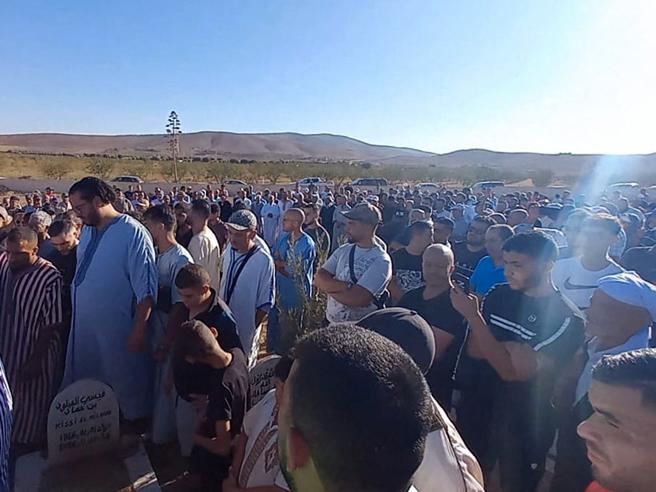 Tragedie di confine tra Algeria e Marocco e incendio mortale a Johannesburg: interrogativi e dibattiti sulla sicurezza