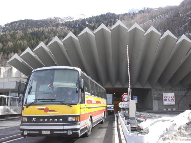 Tunnel del Monte Bianco: accordo Italia-Francia per evitare emergenza e code, ma problemi persistono al traforo Frejus