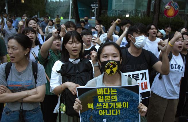 Versamento acque radioattive di Fukushima nel mare: preoccupazioni e divieto d'importazione da Cina e Hong Kong