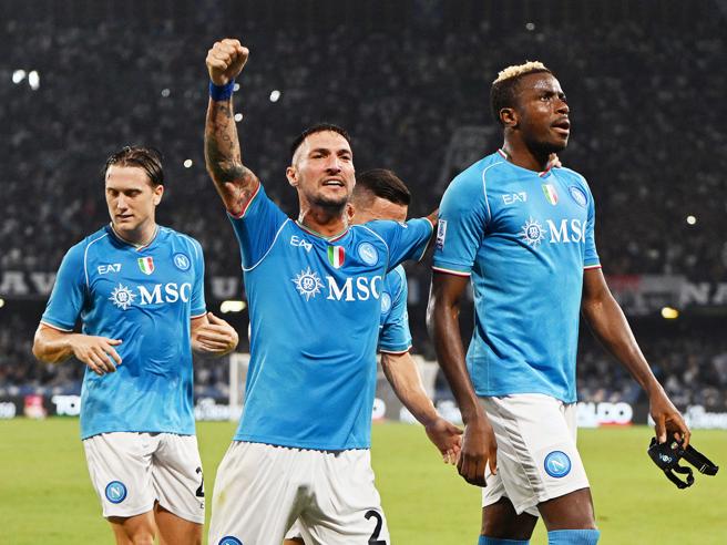 Vittoria netta del Napoli 2-0 contro il Sassuolo, mentre la Lazio subisce una sconfitta contro il Genoa