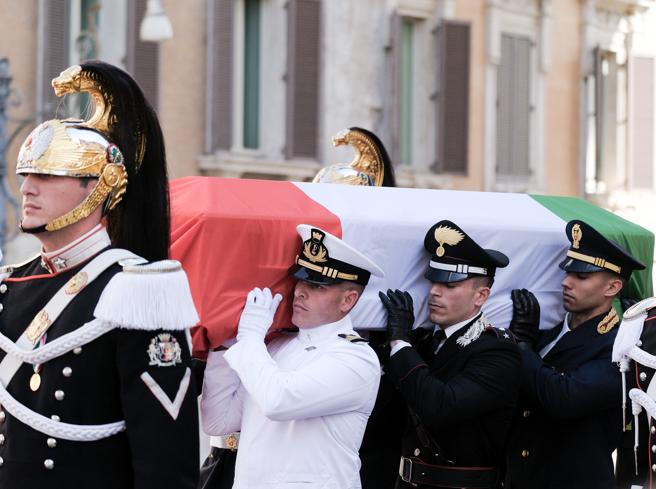 Addio bipartisan per Napolitano: politici e figure importanti ai funerali