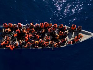 Aumento sbarchi migranti sull'isola di Lampedusa: situazione critica