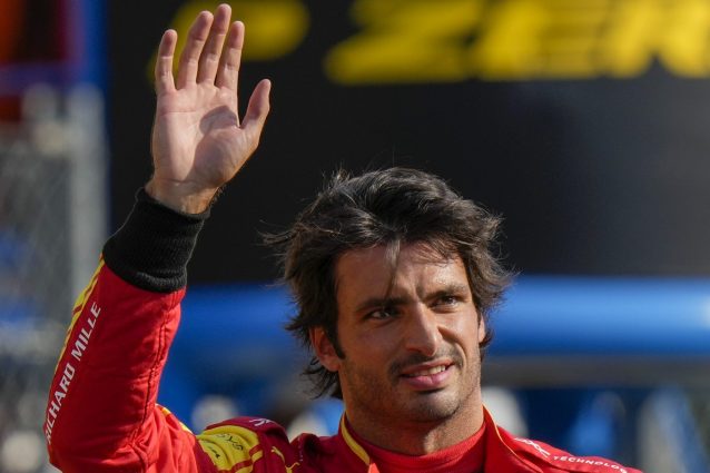 Carlos Sainz sorprende a Monza, conquista la pole con la Ferrari davanti a Verstappen