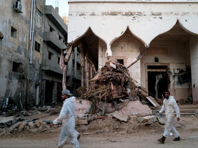 Devastazione ad Derna: 11.000 morti e città completamente distrutta