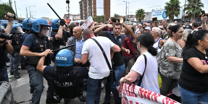 Forti critiche al governo nel corteo per il reddito di cittadinanza a Napoli