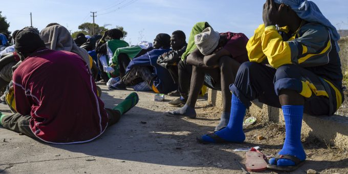Germania annuncia ripresa accoglienza migranti Lampedusa, ma resta bloccata