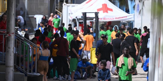 Governo italiano conferma proposte su migranti e aumento espulsioni