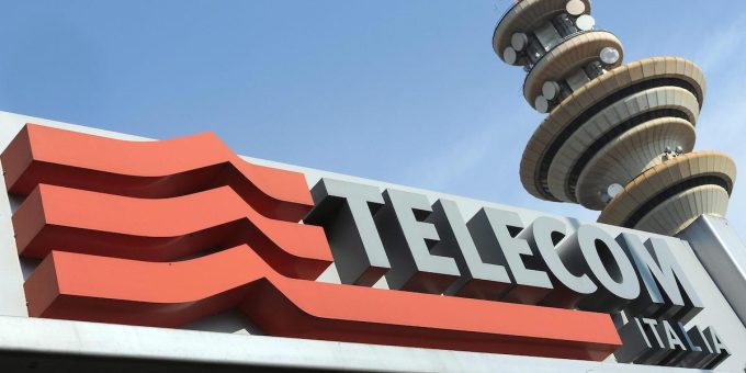 Il governo italiano investe 2,2 miliardi di euro per acquisire il 20% di Tim: reazioni contrastanti