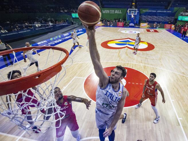 Italia-USA ai Mondiali di basket 2023: una missione impossibile contro le stelle americane, ma il ricordo del 2004 persiste
