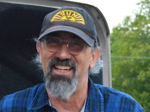 Jack Sonni, chitarrista dei Dire Straits, muore a 68 anni, lasciando un vuoto nel mondo della musica